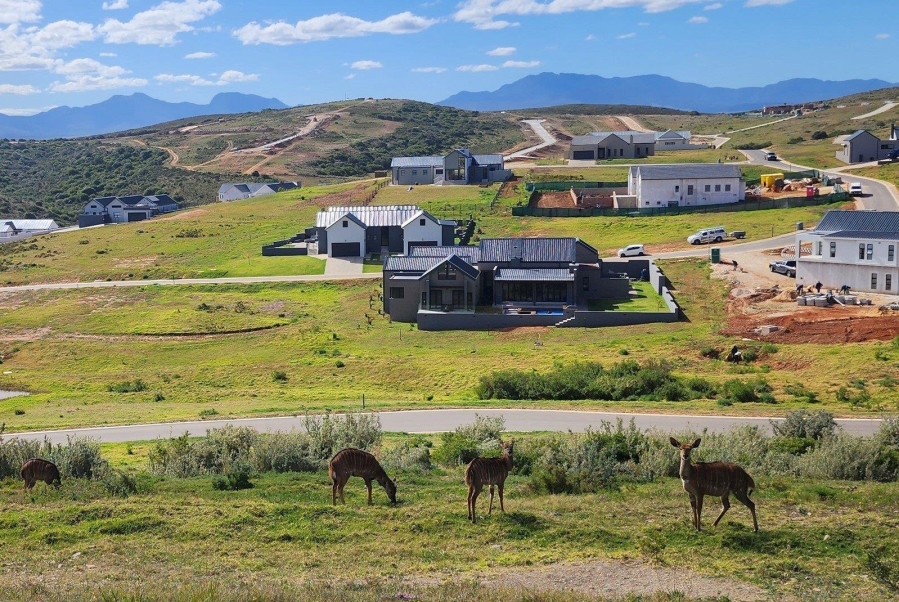 4 Bedroom Property for Sale in Outeniquasbosch Western Cape